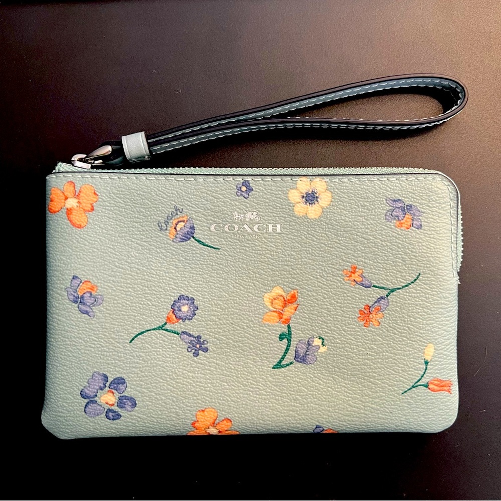 NWOT COACH Corner Zip Wristlet Mystical Floral Print - Light Teal